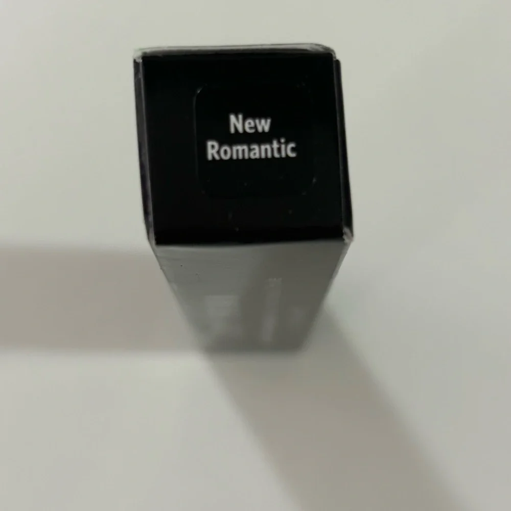 NWT Bobbi Brown Crushed Oil-Infused Lip Gloss in New Romantic Sealed Box